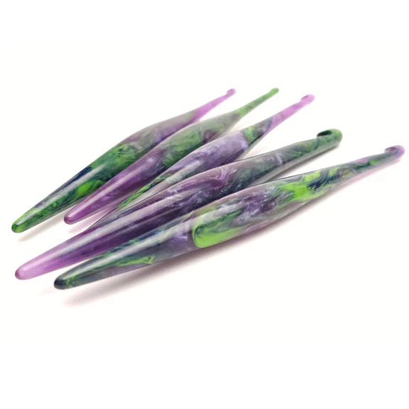Furls Streamline Resin Borealis 12.00mm